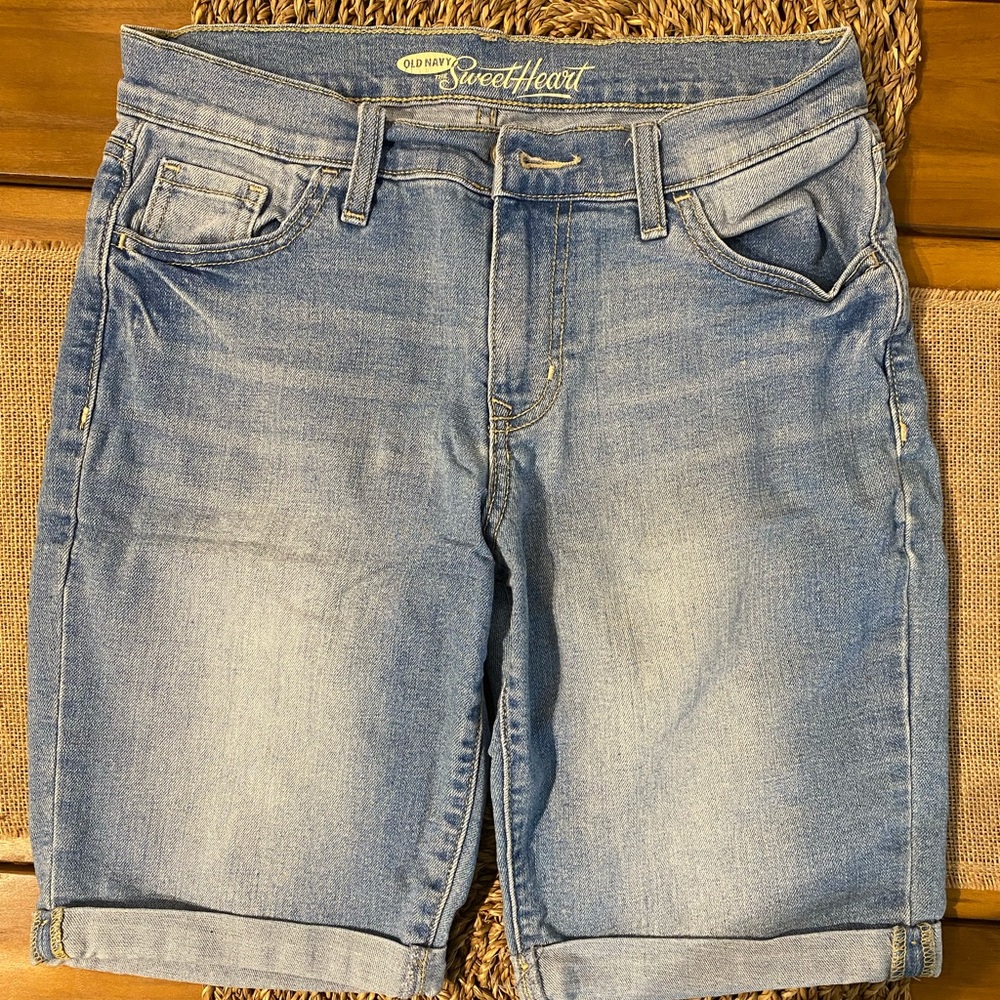 Old Navy The Sweetheart Bermuda Shorts Size 4